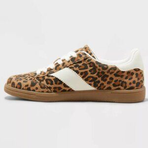 Universal Thread Women's Fashion Sneakers Memory Foam Lace Up Low Top Size 9.5